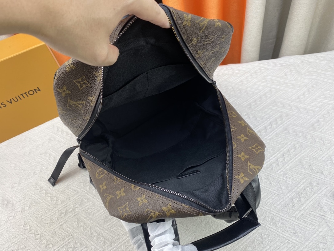 Louis Vuitton Dean Backpack Monogram Canvas 42Cm M45335
