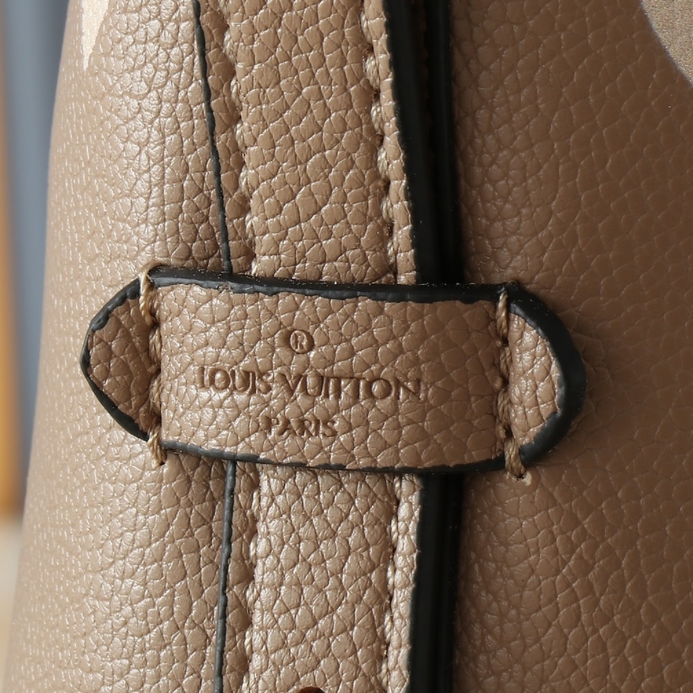 Louis Vuitton Carryall PM Crème Beige 29Cm M47180