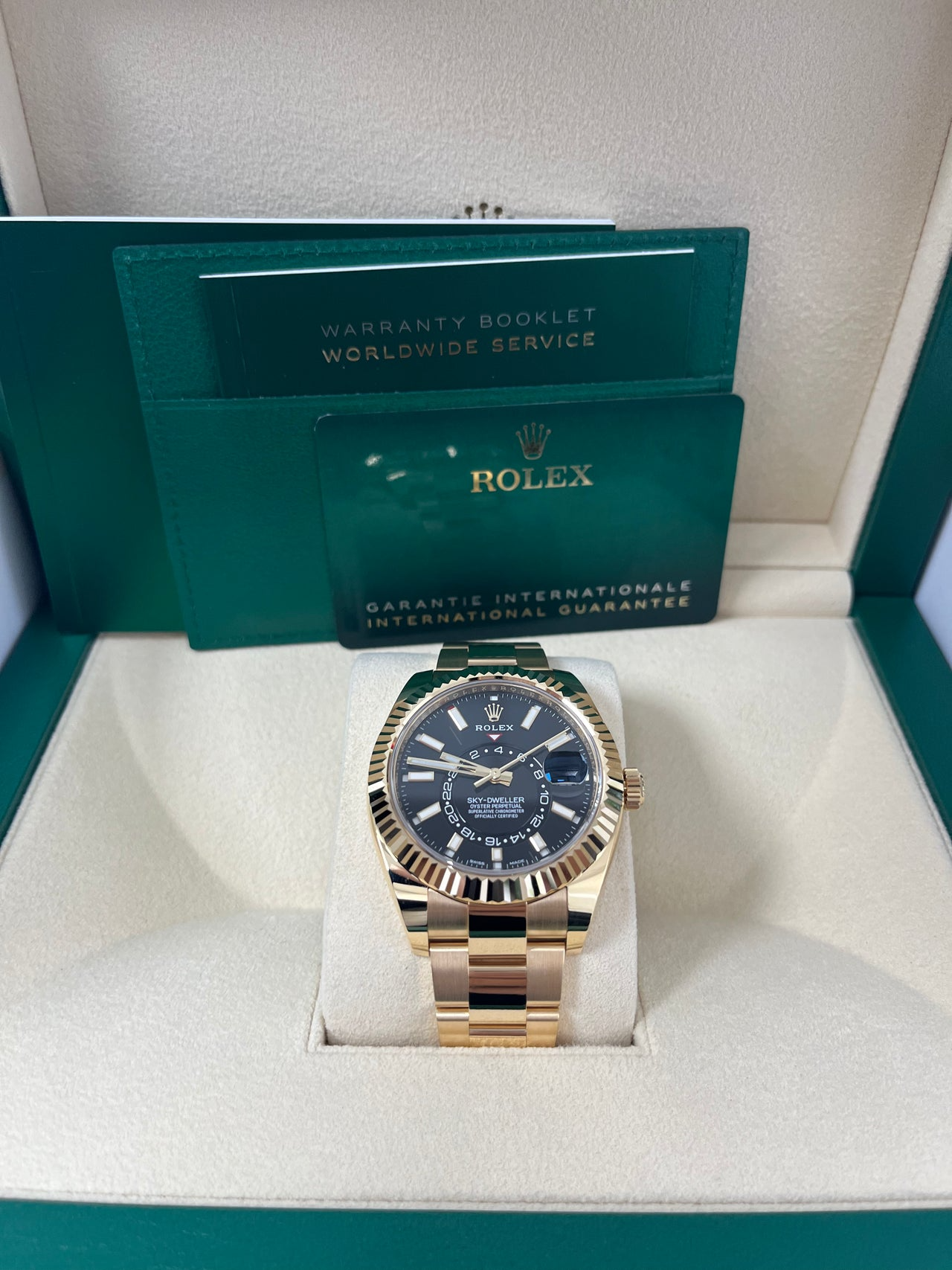 Rolex Sky-Dweller 42 mm Bright black Dial 336938
