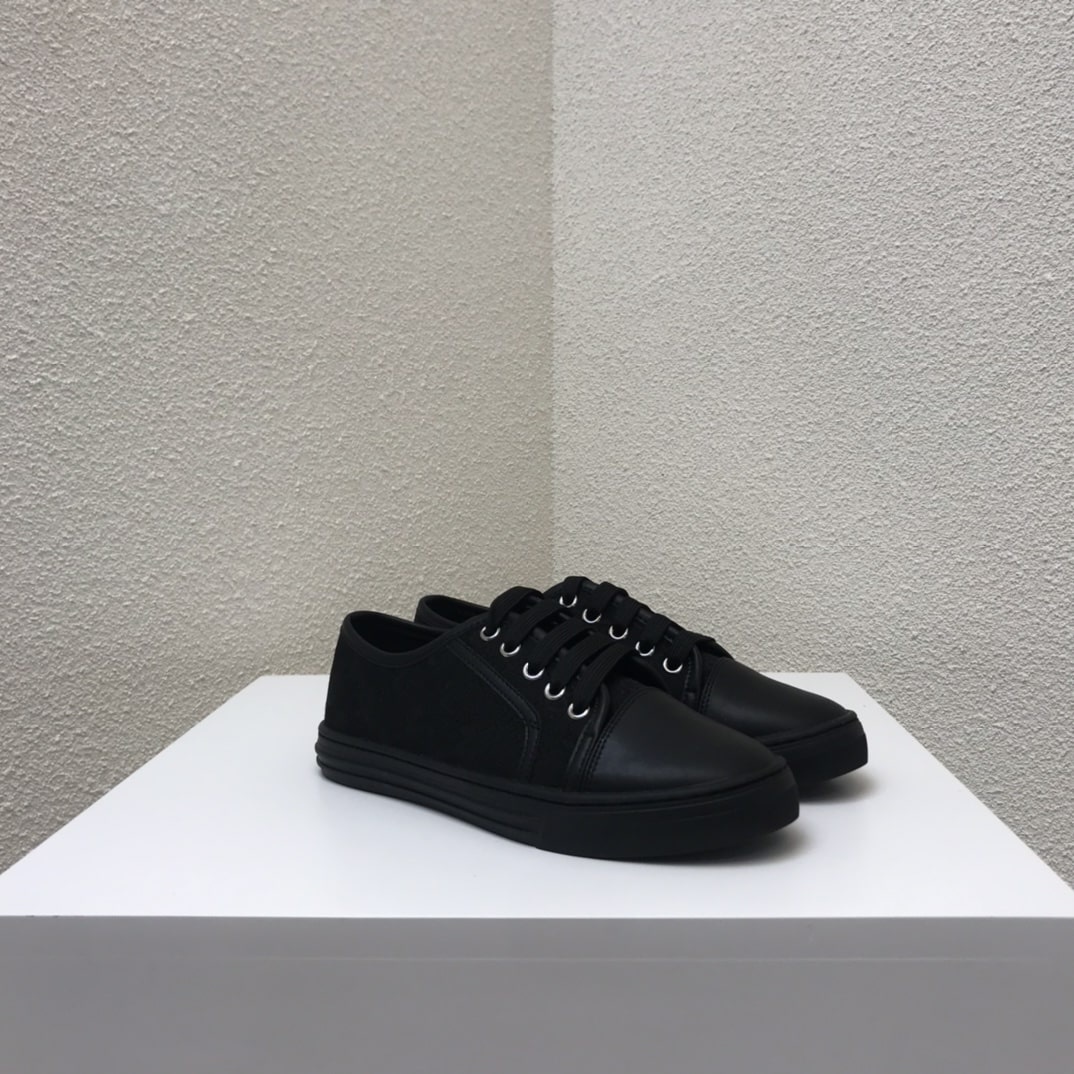 Gucci Women’S Leather Top Sneaker Black