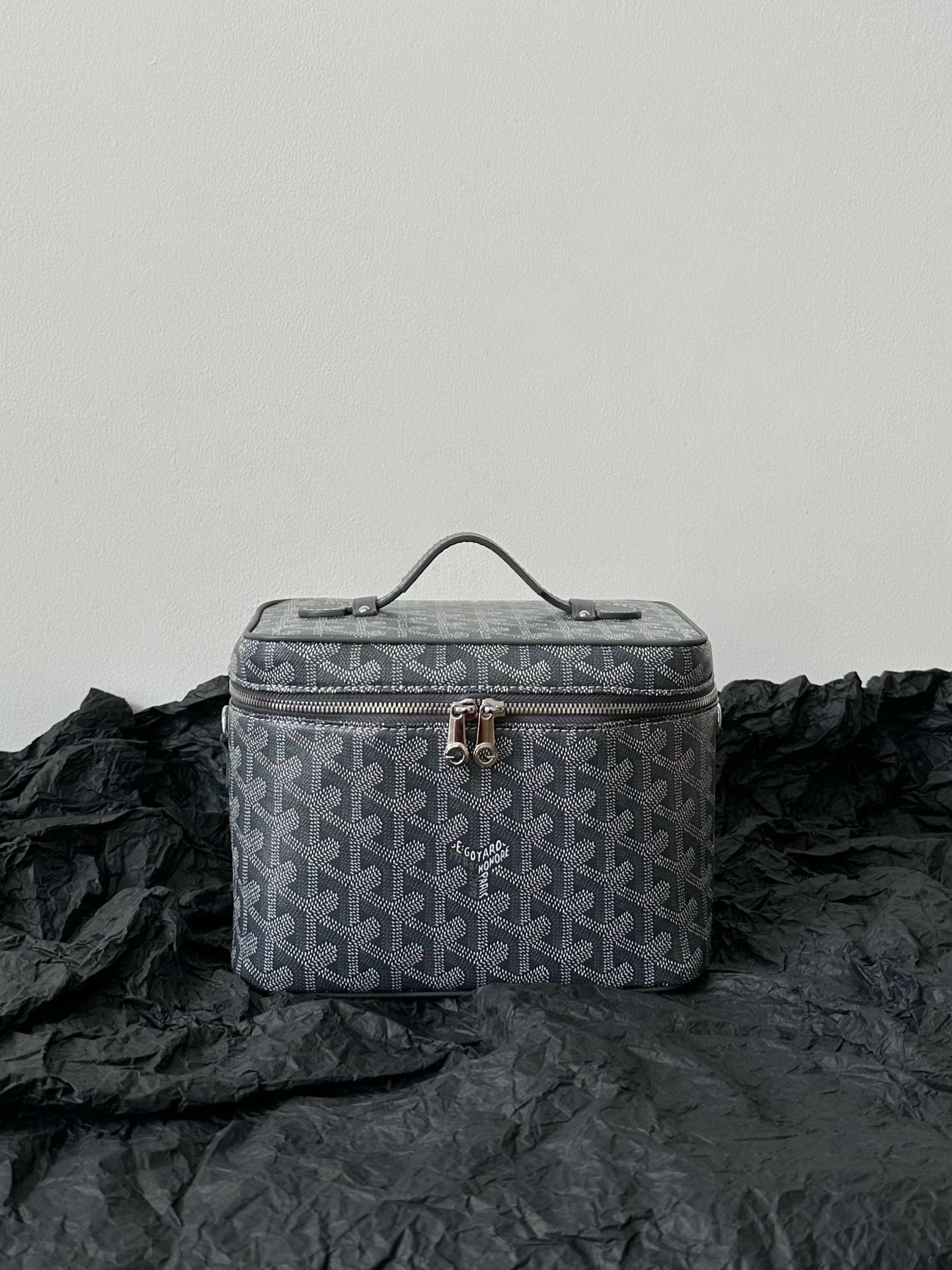 Goyard Goya Makeup Box Bag 20Cm Grey Canvas