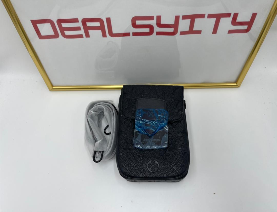 Louis Vuitton S Lock Vertical Wearable Wallet Black 19Cm M81524