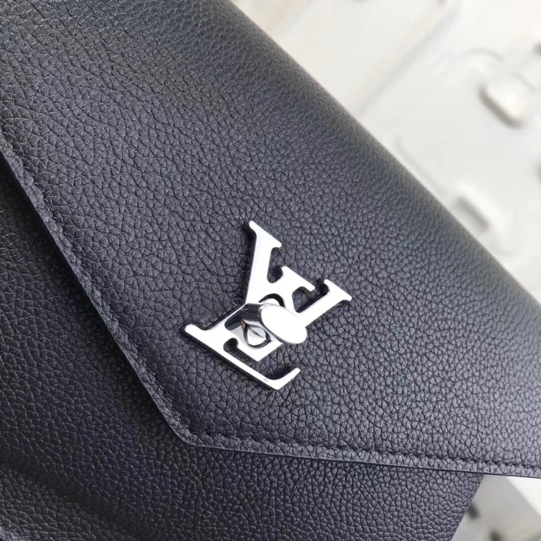 Louis Vuitton Pochette Chain Mylockme 19Cm Black