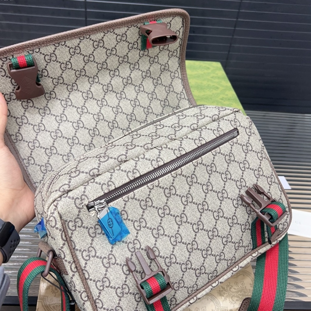 Gucci Gg Supreme Canvas Small Messenger Bag Beige Ebony 23Cm