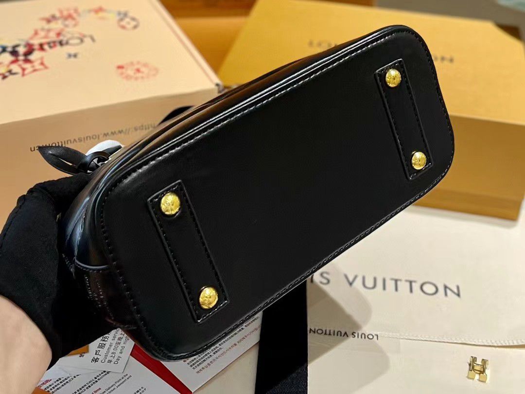 Louis Vuitton Alma Bb Bag Black 24Cm M23666