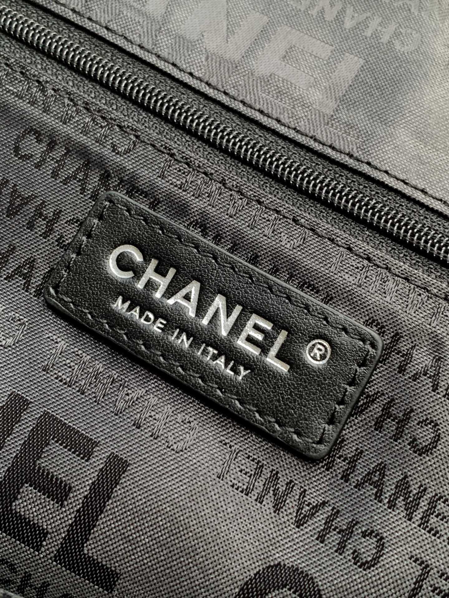black and silver who doesn't love bag