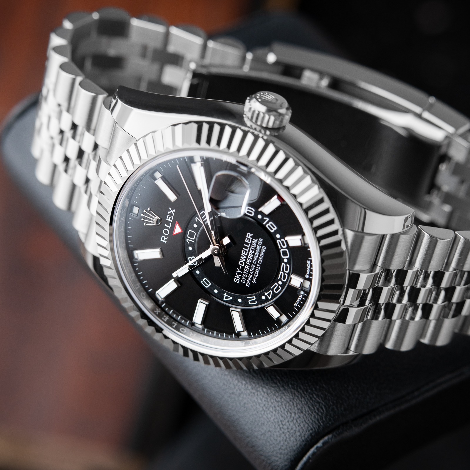Rolex Sky-Dweller 42 mm Bright black Dial 336934 Jubilee