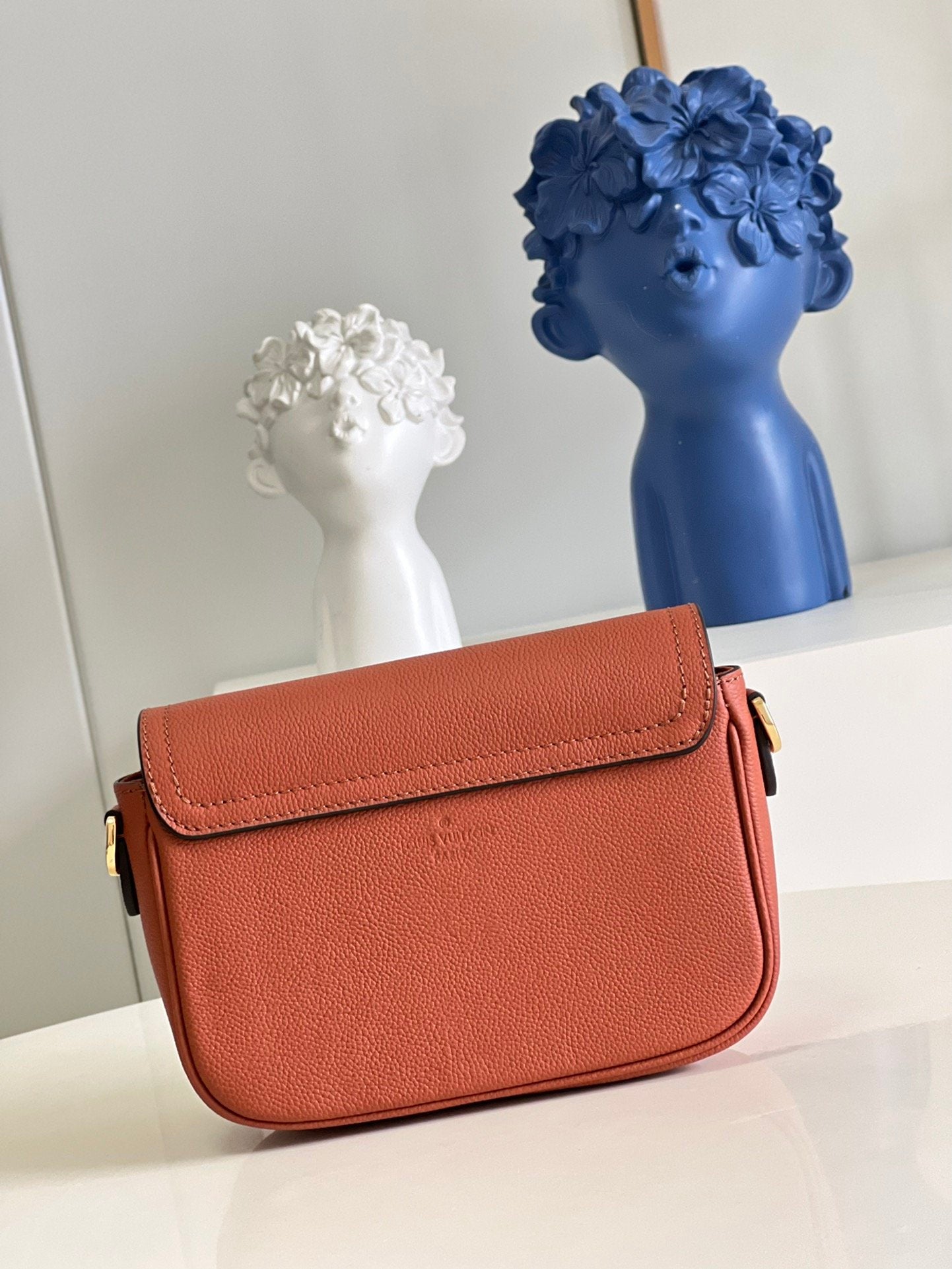 Louis Vuitton Lockme Tender 19Cm Chataigne Brown