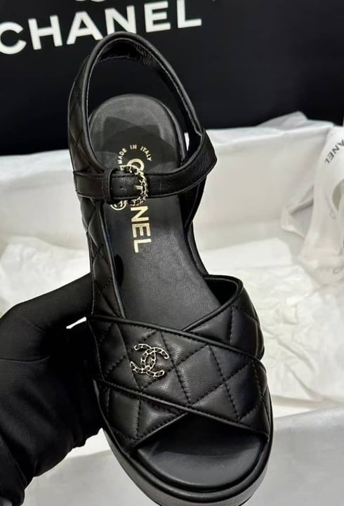 Chanel Quilted Sandals Black G39918