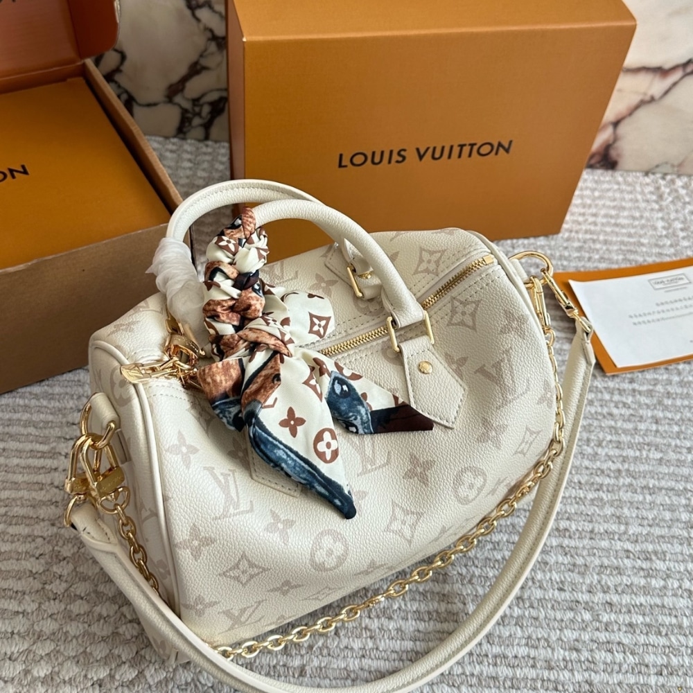 Louis Vuitton Speedy Bandoulière 25 Cream 25Cm M26690