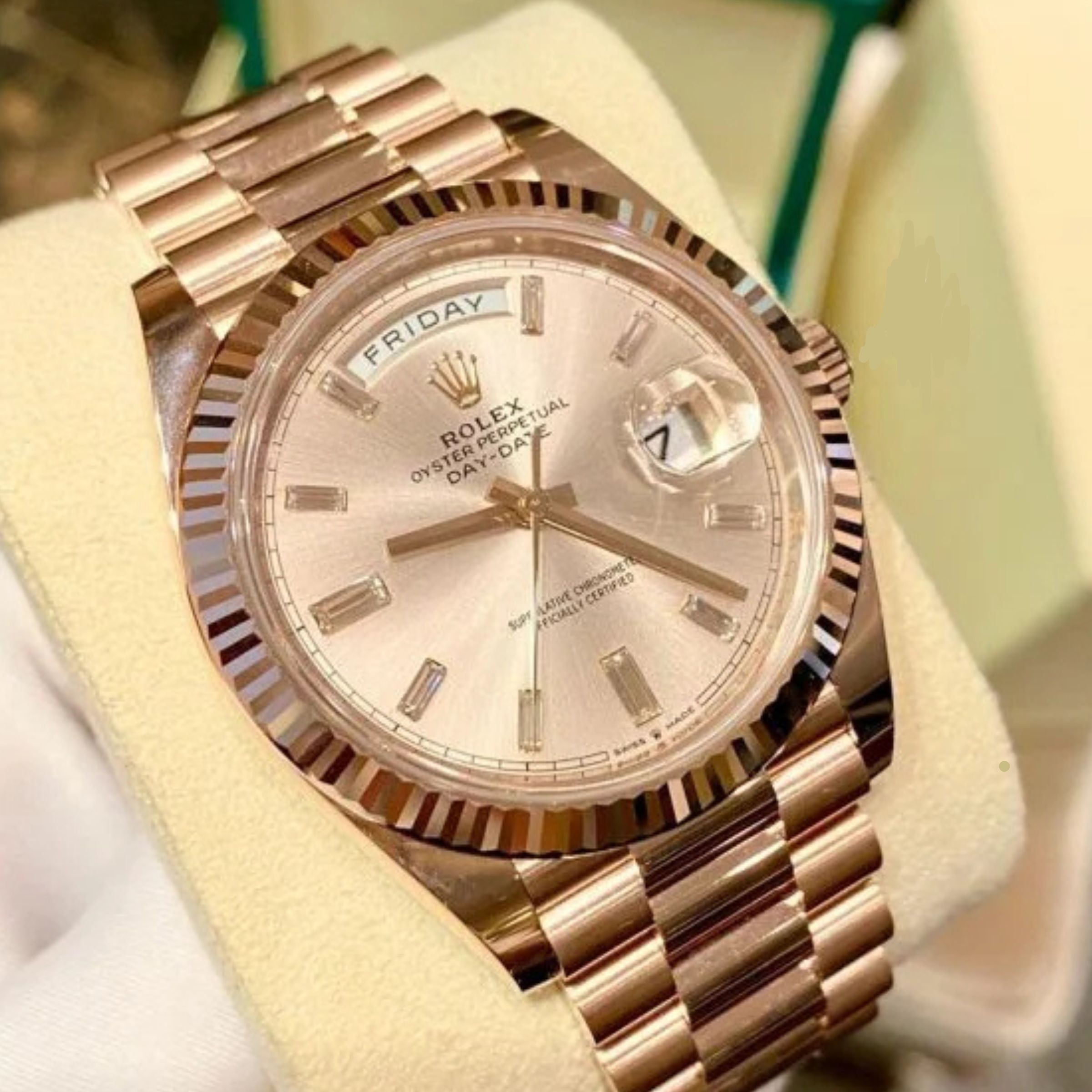 [Superclone] Rolex Day-Date 40mm Sundust Dial Fluted President 228235