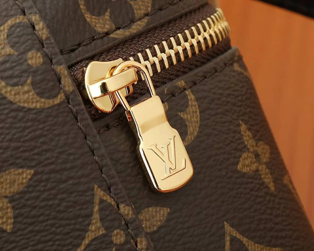 Louis Vuitton Vanity Chain Pouch Monogram Reverse Brown 19Cm M47125