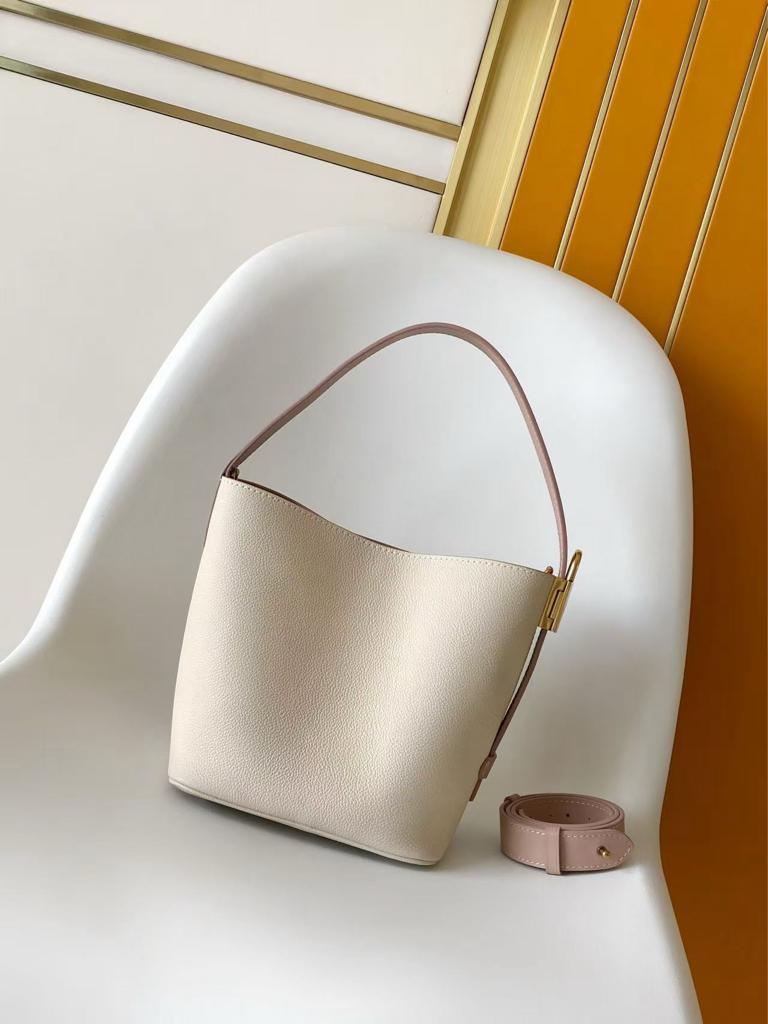 Louis Vuitton Low Key All In BB 16cm M29112