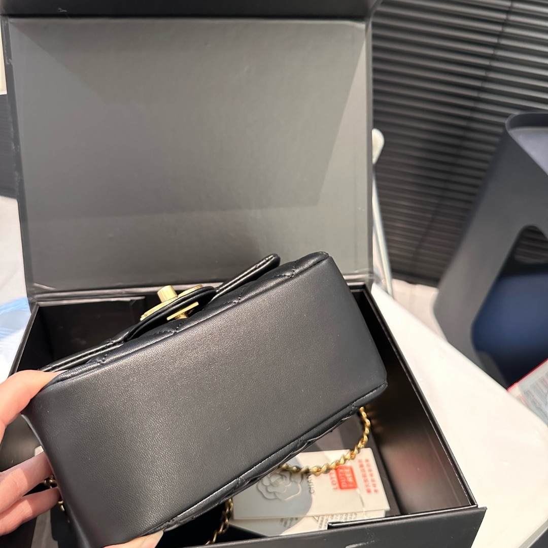 Chanel Flap Bag Gold Hardware With Chain Black 17Cm/6.6in