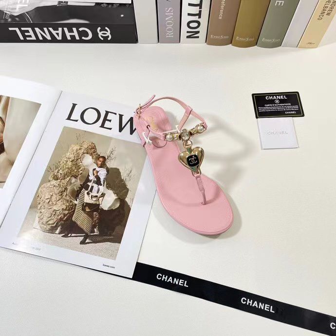 Chanel Shiny Pearl Crystal Cc Heart Thong Sandals Light Pink