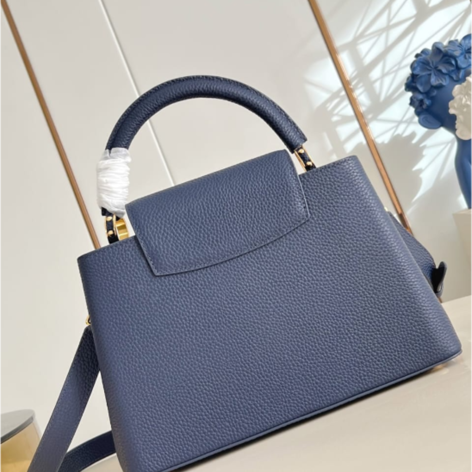 Louis Vuitton Capucines MM M27035 Navy 31cm/12.2in
