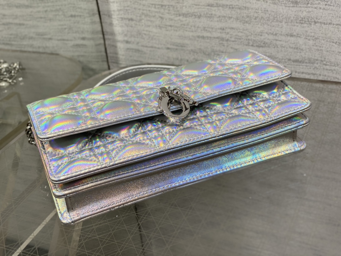 Dior-Silver pearl chain clutch bag