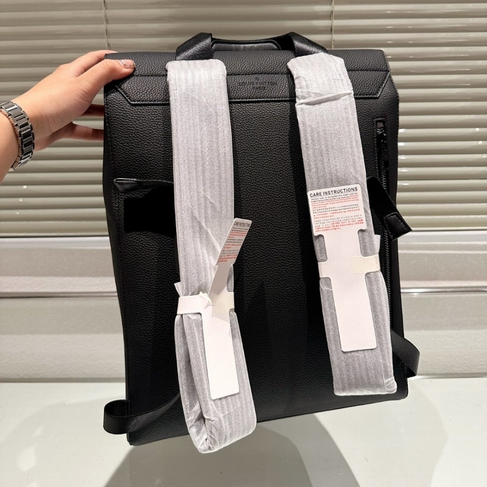 Louis Vuitton Fastline Backpack Black 40cm M21367