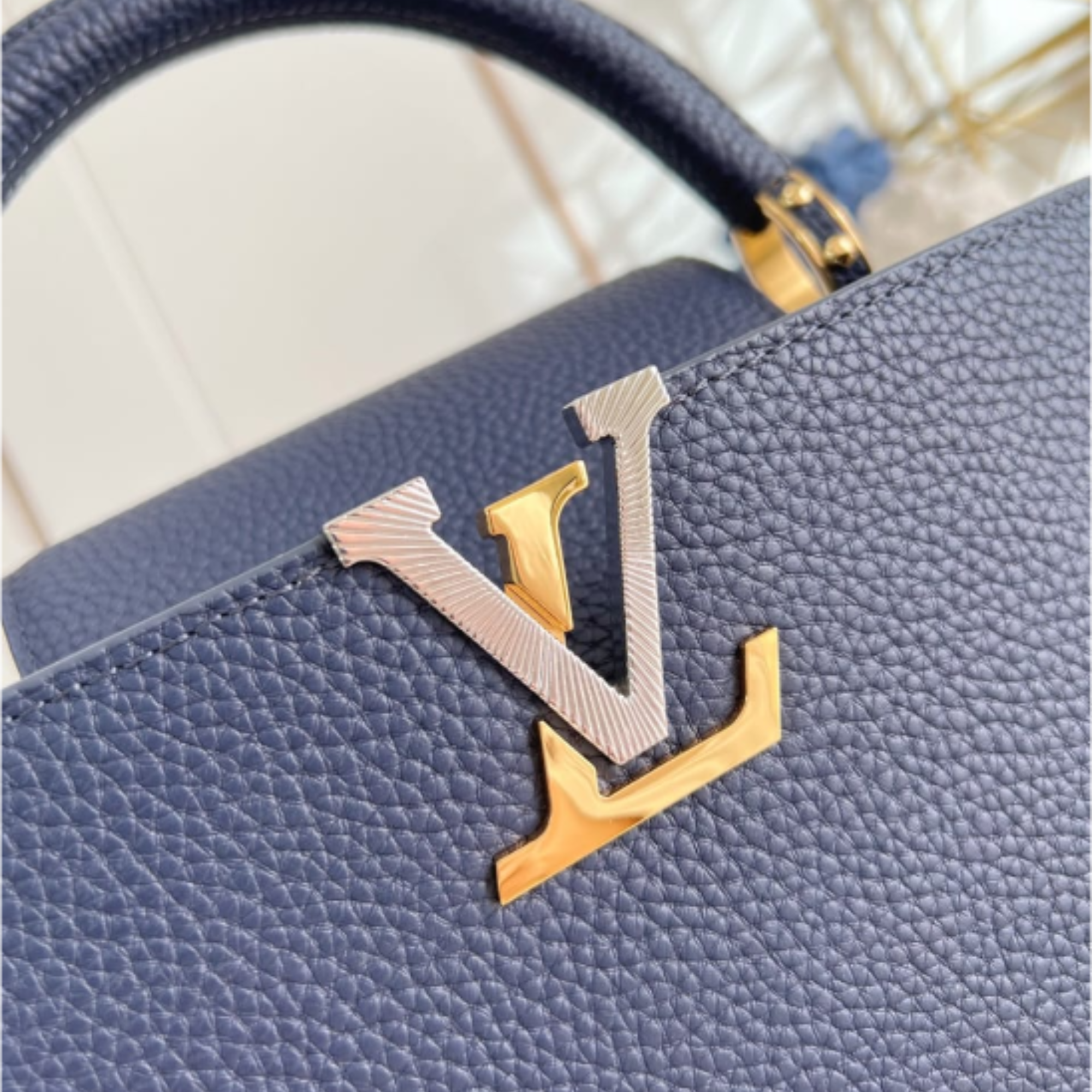 Louis Vuitton Capucines MM M27035 Navy 31cm/12.2in