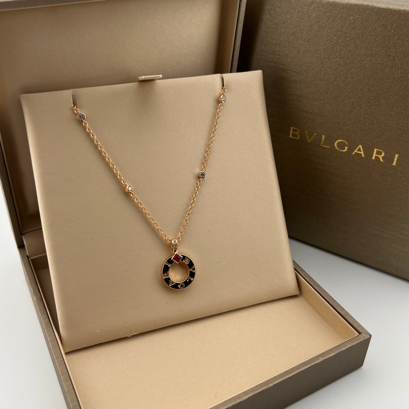 Rose gold hollow round cake letter logo pink diamond pendant necklace