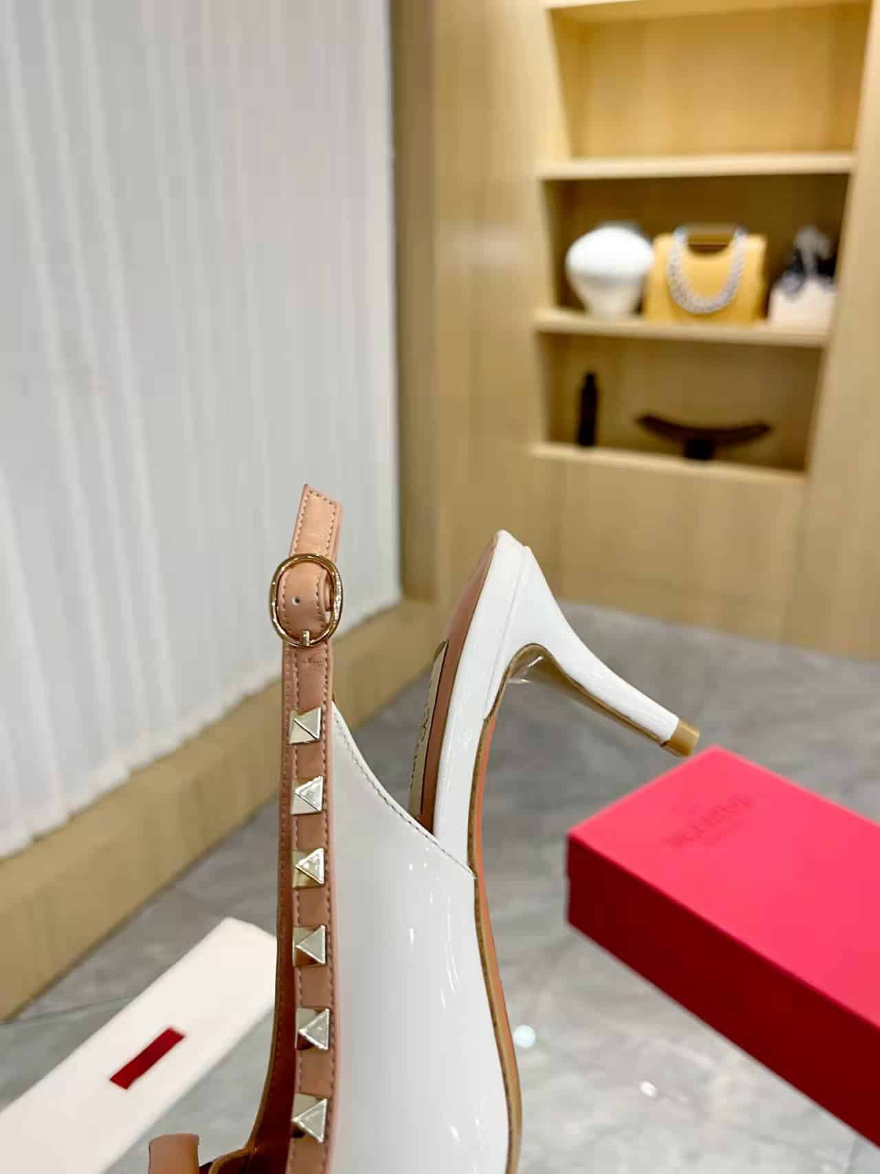 Valentino Rockstud Bow Slingback Pump In Patent Leather With Matching Studs White