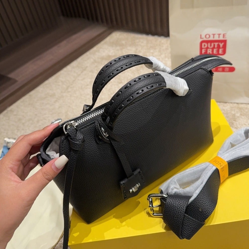 Fendi By The Way Medium Leather Boston Bag Black 20Cm 8BL1461D5F0GXN