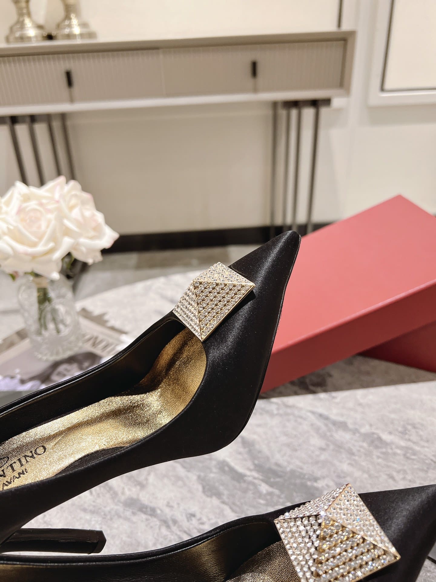 Valentino Garavani One Stud Pump With Crystals Black 1W2S0Fh8Xic Edm