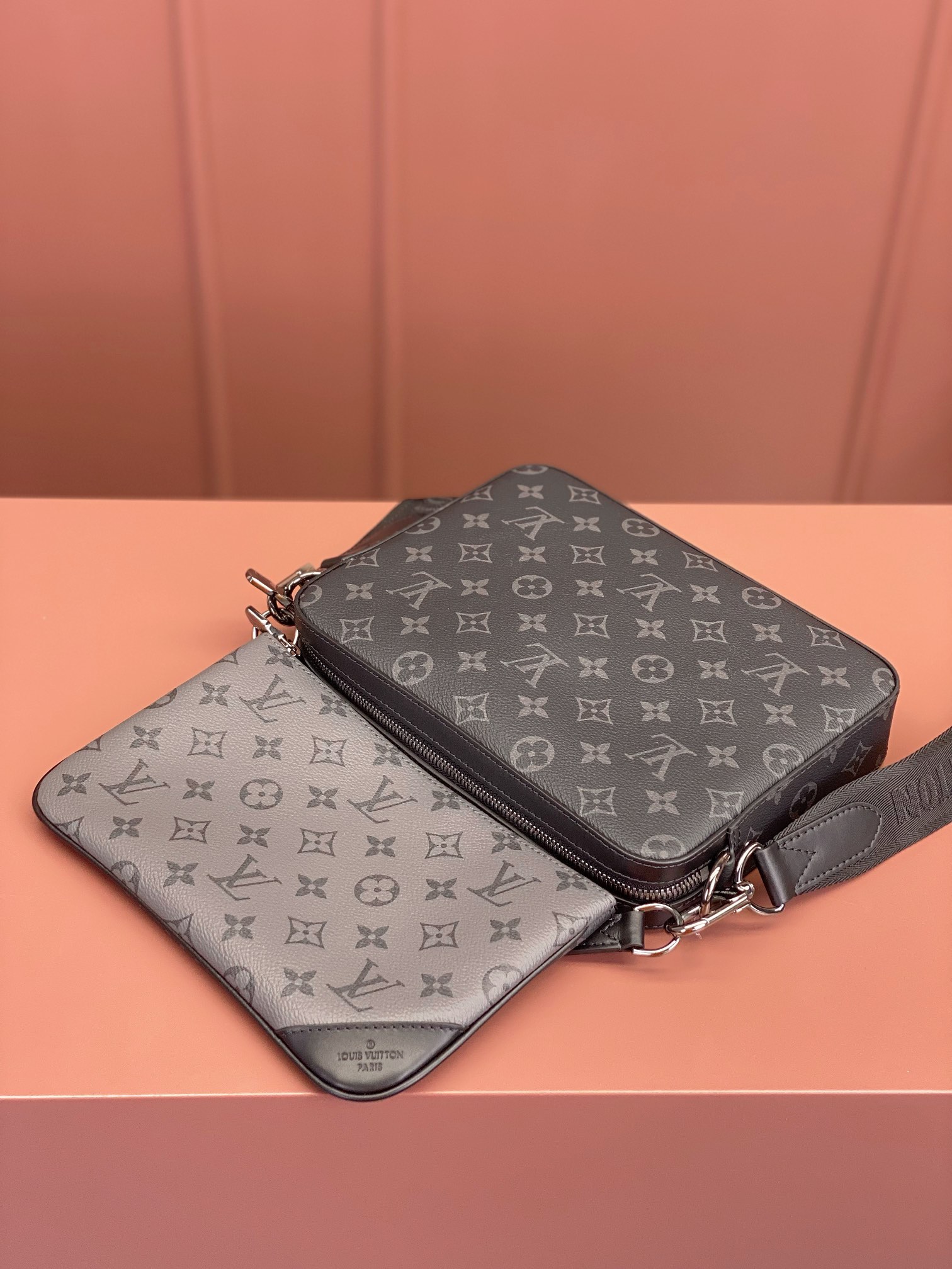 LV-M69443 Trio Messenger