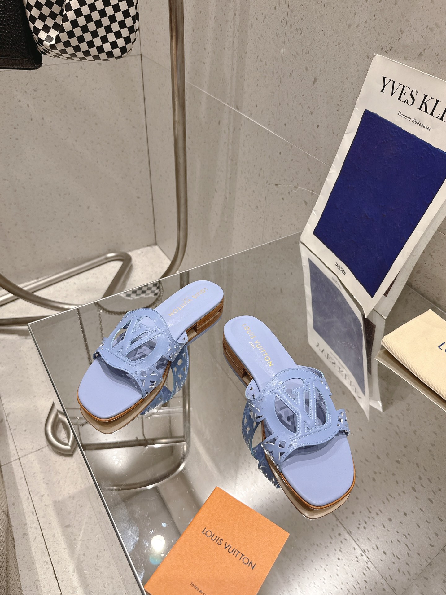 Louis Vuitton LV Isola Flat Mule Blue 1AGYQ6