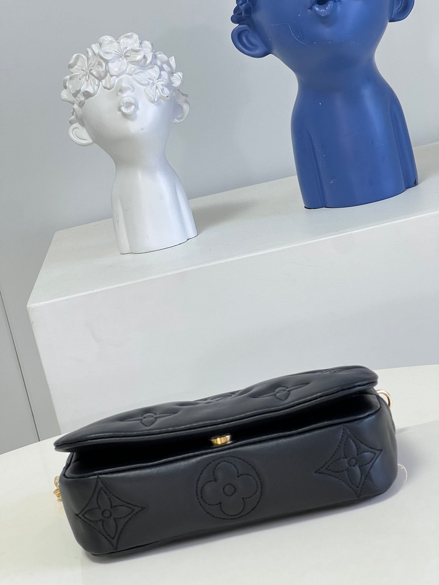 Louis Vuitton Wallet On Strap Bubblegram Black