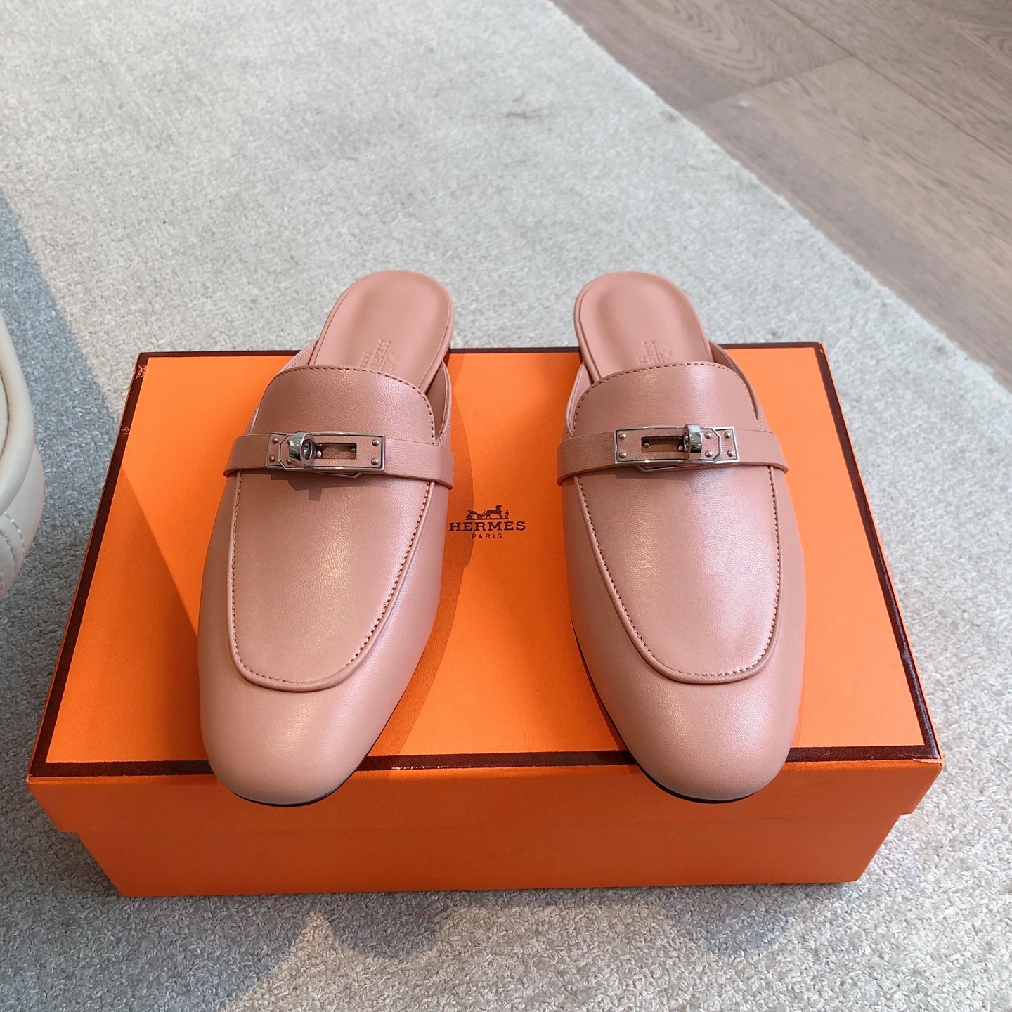 Hermes Oz Mule Pink