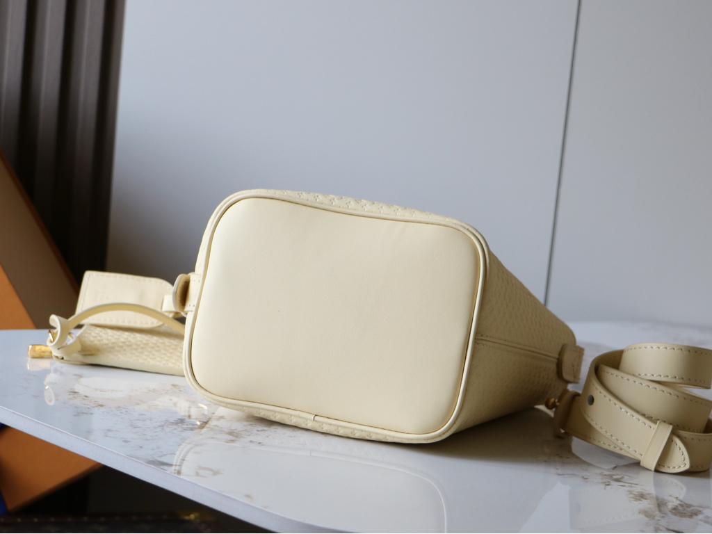 Louis Vuitton All In BB Bag Banane Gold 16cm M29479
