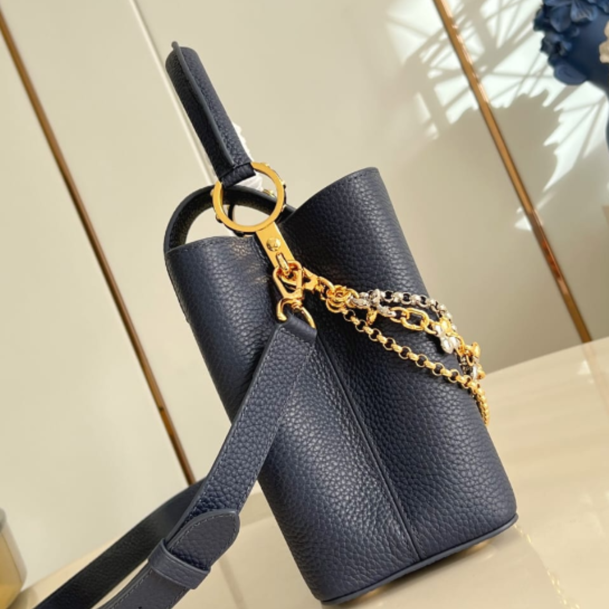 Louis Vuitton Capucines MM M27035 Navy 31cm/12.2in