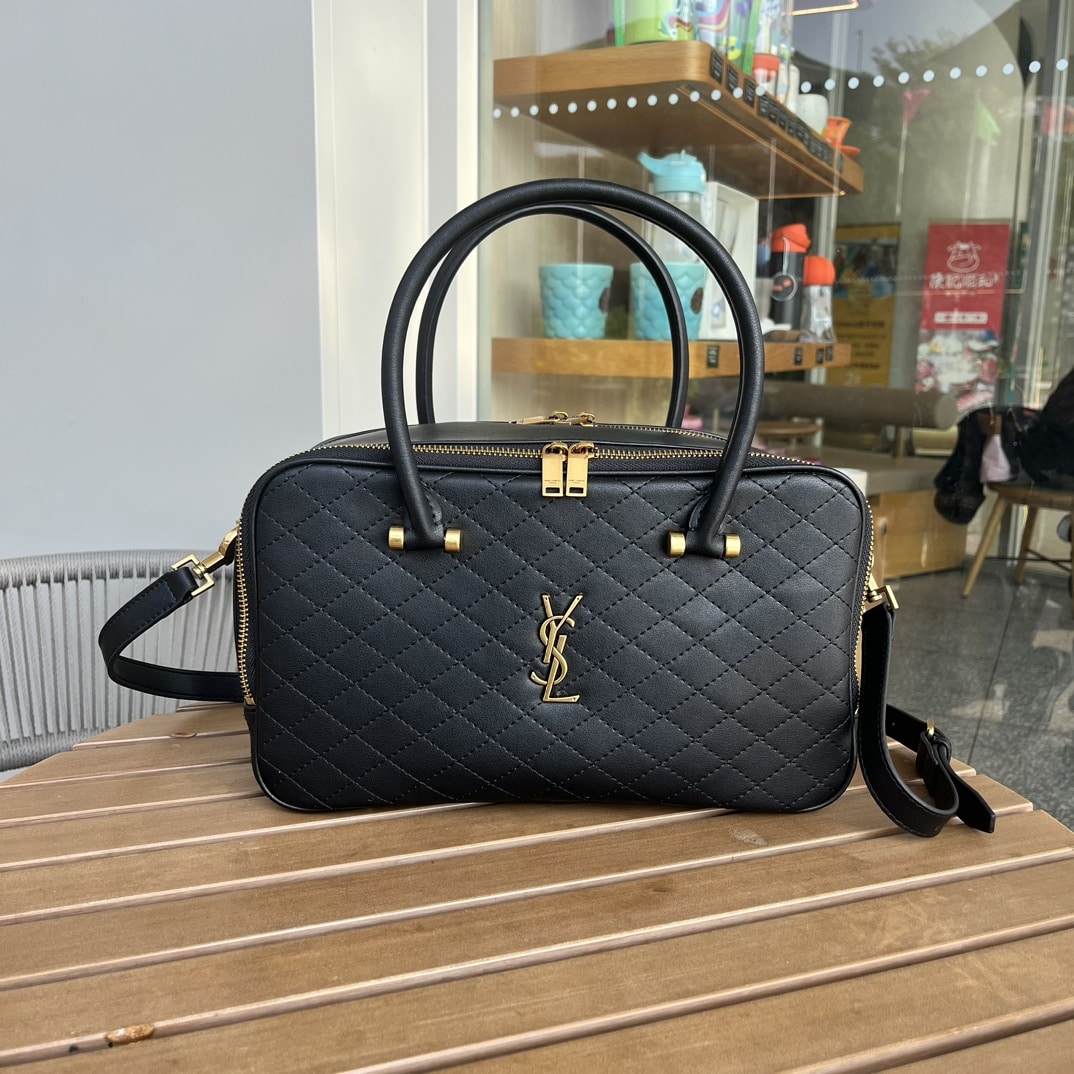 Saint Laurent Lyia Duffle In Quilted Black 31Cm