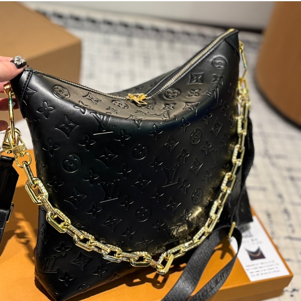 Louis Vuitton Coussin Hobo MM Black 30Cm M12068