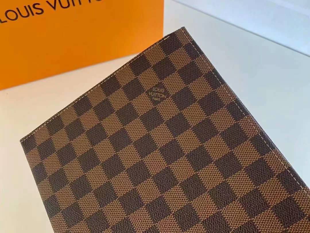 Louis Vuitton Pochette Voyage Damier Ebene 25Cm