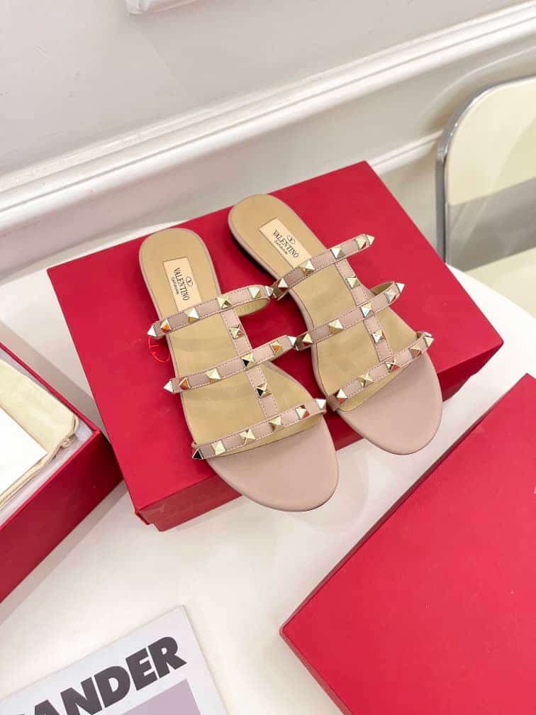Valentino Garavani Rockstud Flat Slide Sandal Pink 4W2S0C49Vod P45