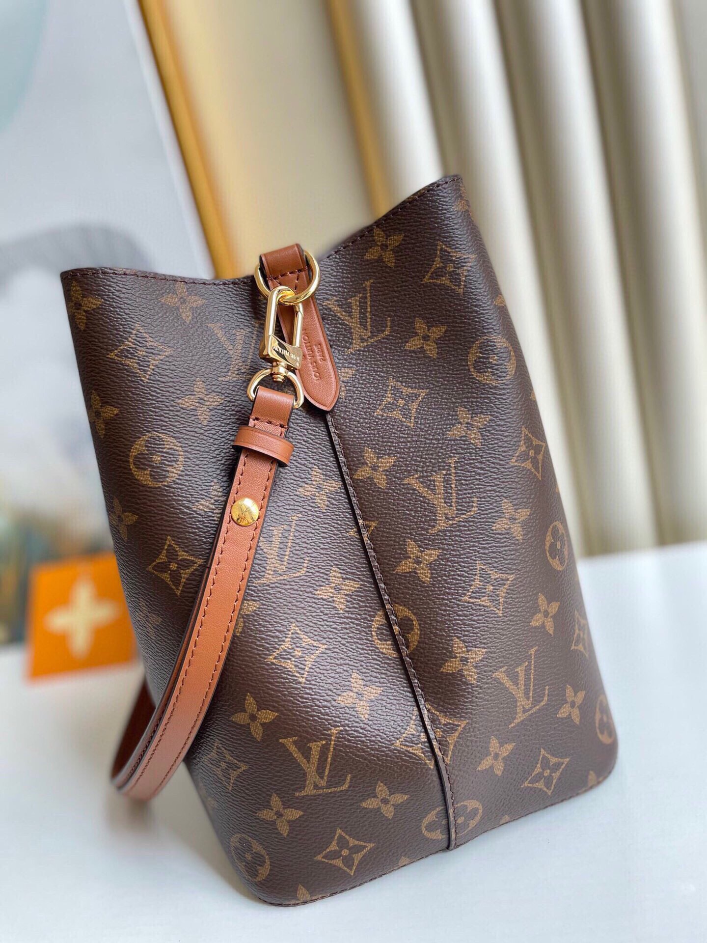 Louis Vuitton Luxury Monogram Canvas And Leather Handbag Neonoe Caramel
