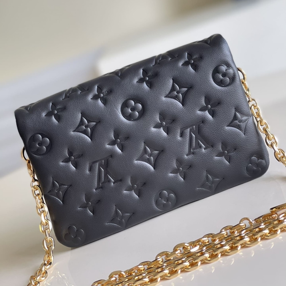 Louis Vuitton Pochette Coussin Black 20Cm M82116