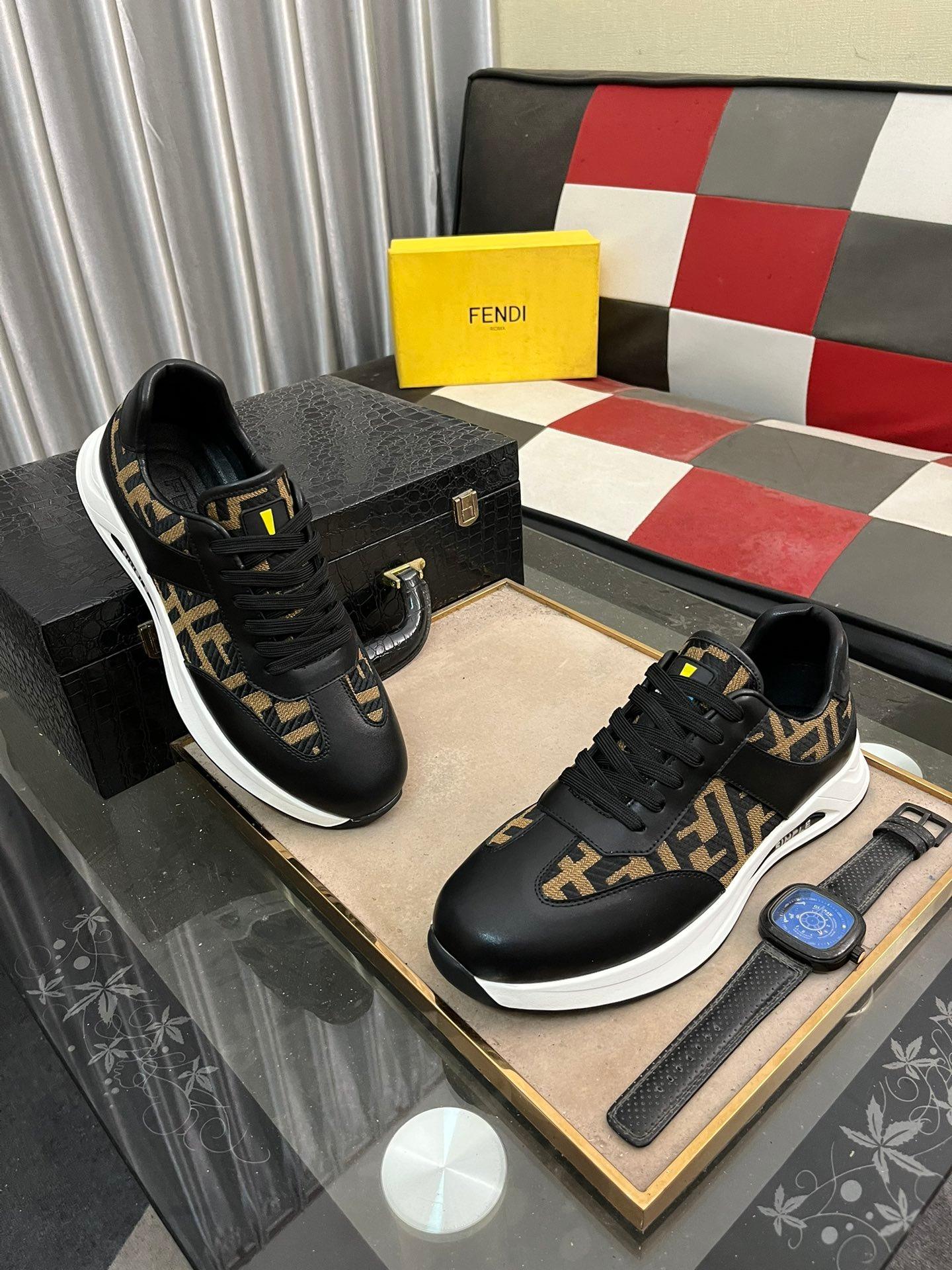 FENDI CASUAL SNEAKERS