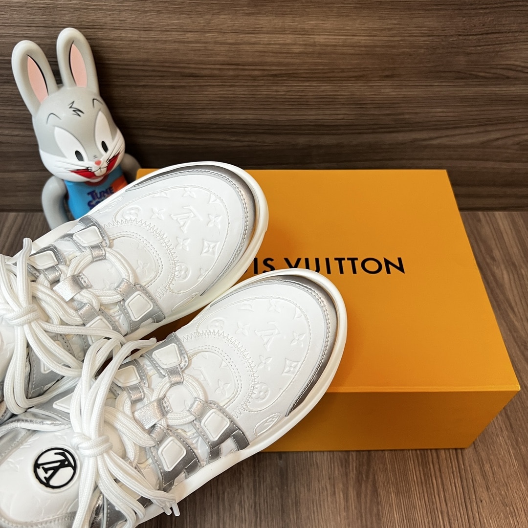 Louis Vuitton Archlight Sneaker Silver 1Abvfn