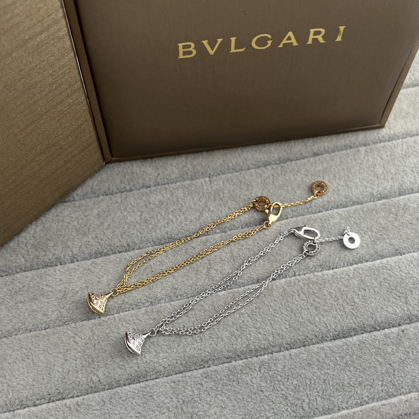 Single-fan full-diamond bracelet