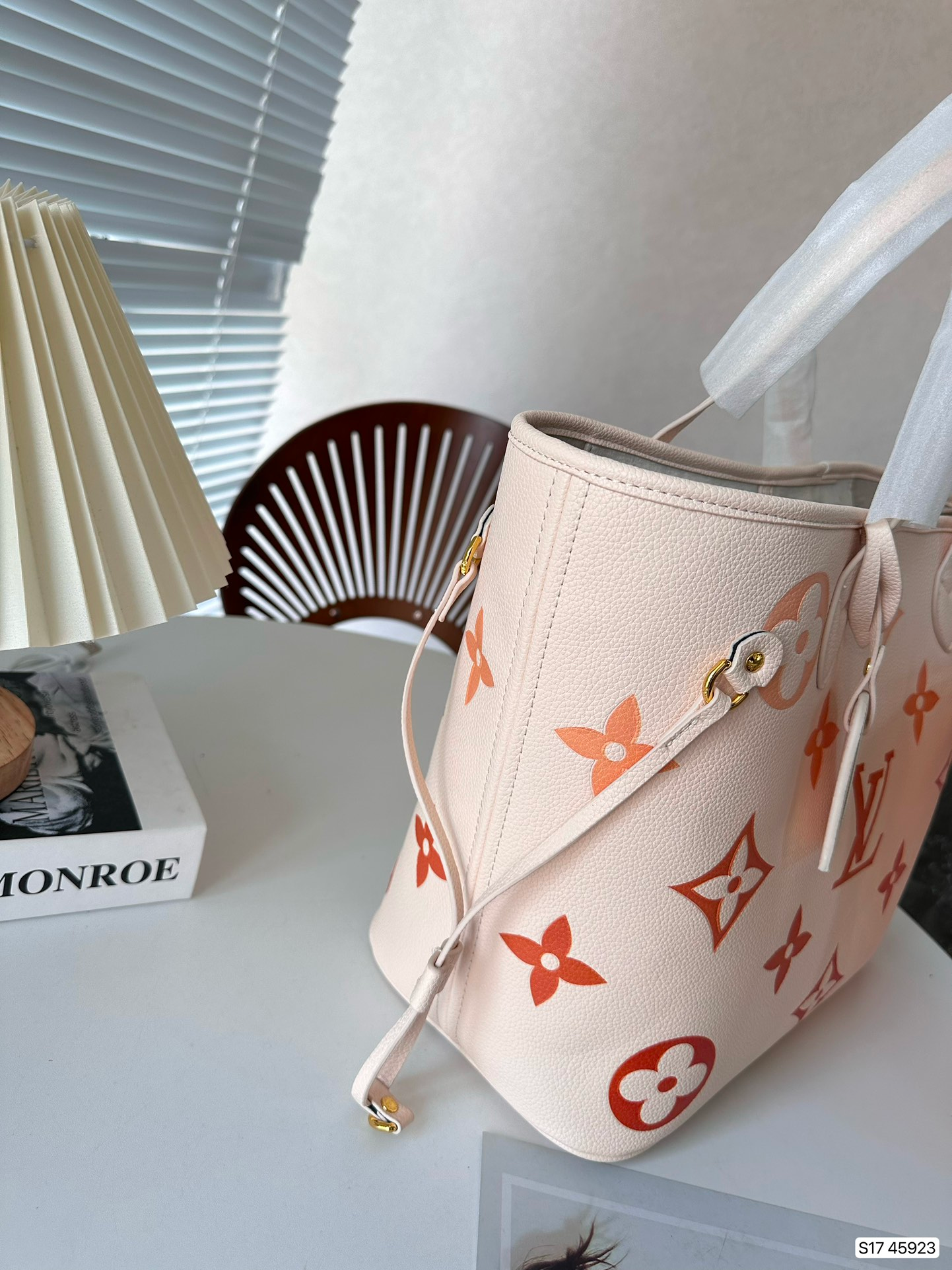 Louis Vuitton Neverfull MM Bag ‘Beige Clair’ 31Cm M46516