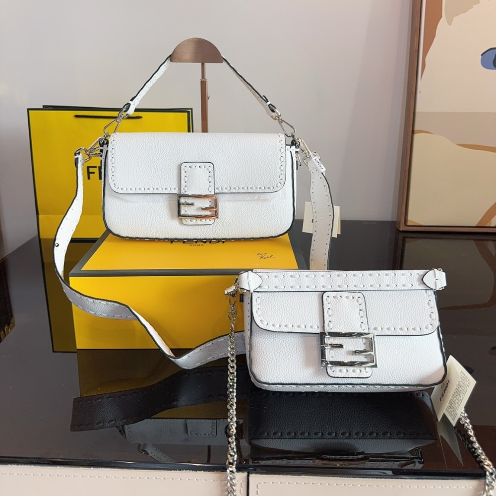 Fendi Baguette White 21Cm