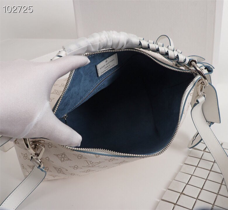 Louis Vuitton Beaubourg Hobo Mm White
