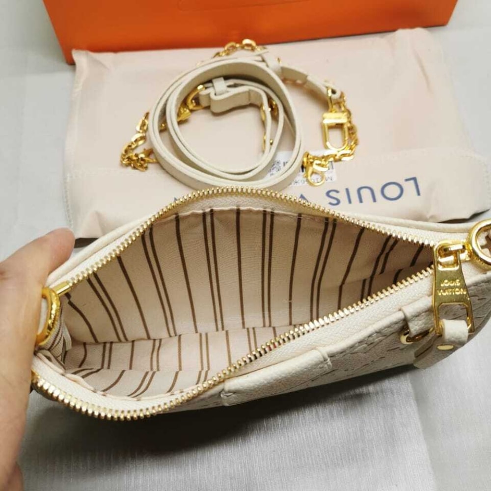 Louis Vuitton Easy Pouch On Strap Cream 19Cm M81066