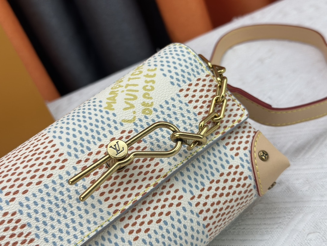 Louis Vuitton Steamer Wearable Wallet White 18Cm N40674