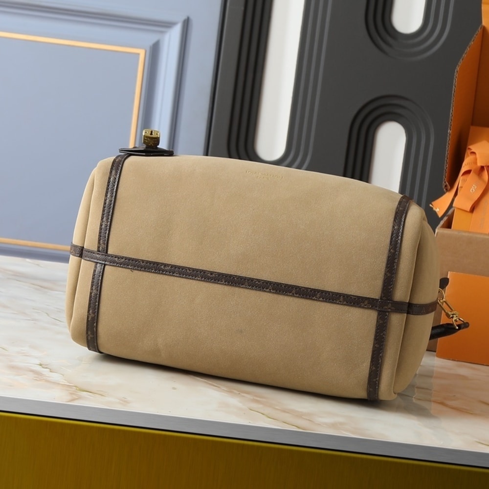 Louis Vuitton Express MM Hazelnut 36Cm M26358