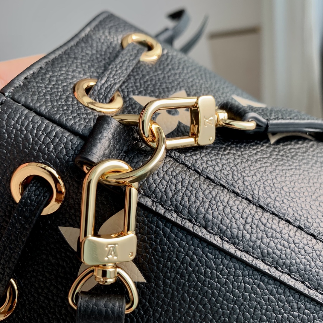 Nano Noé handbag