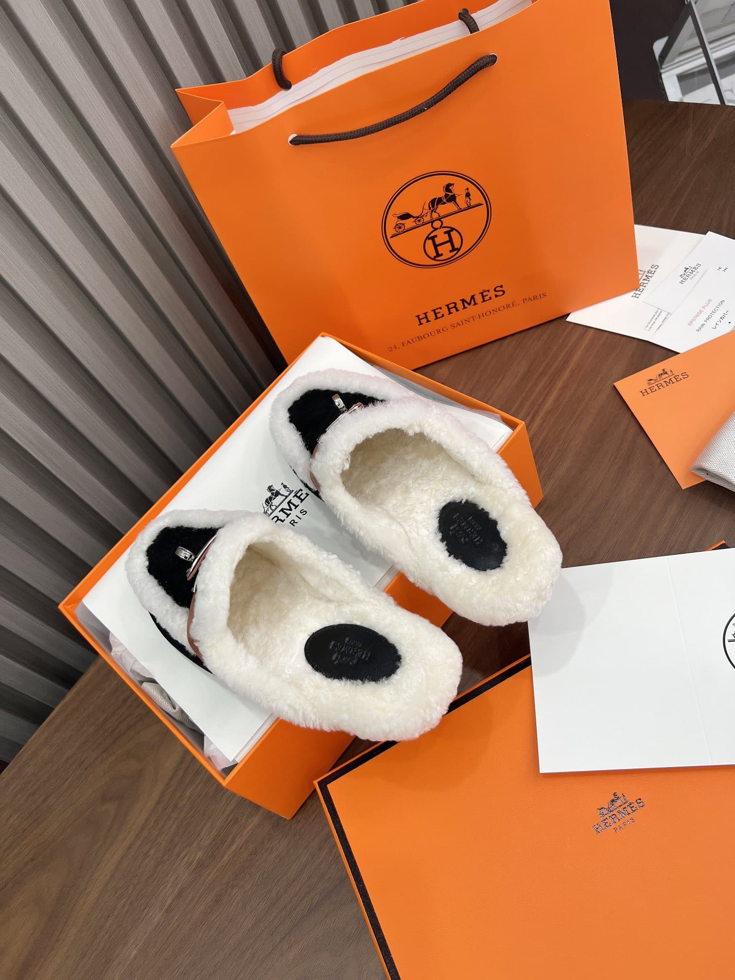 Hermes Oz Mule Shearling Black White